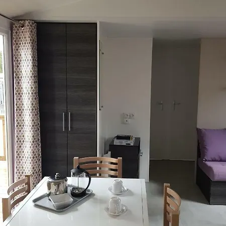 Camping 4* Mobilhome 6/8 Pers Les Pins